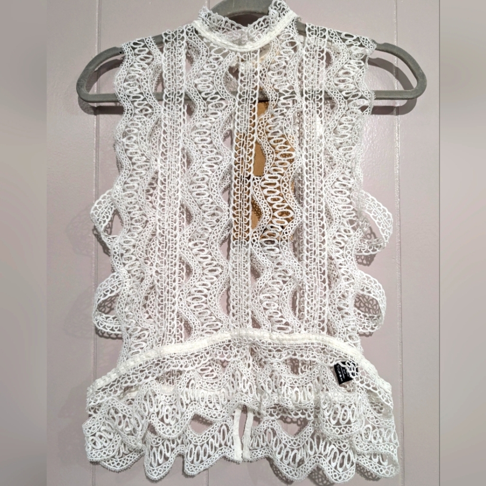 POL Lace Overlay Top Size Small/Medium New With Tags